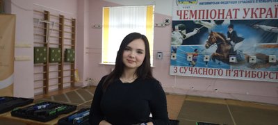 У Житомирі студентів навчали стрільбі з лазерної зброї, техніці самооборони і протимінній безпеці У Житомирі студентів навчали стрільбі з лазерної зброї, техніці самооборони і протимінній безпеці