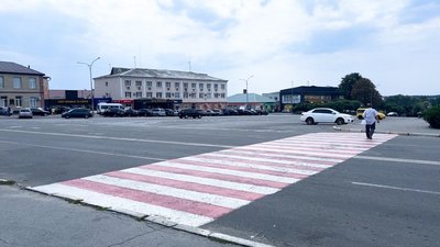 Як на Житомирщині піднімали синьо-жовті прапори до проголошення незалежності: історії очевидців Як на Житомирщині піднімали синьо-жовті прапори до проголошення незалежності: історії очевидців
