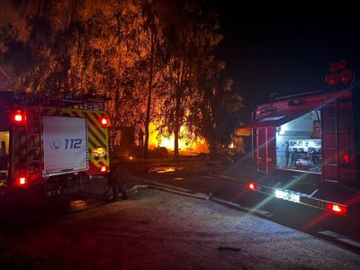 У Балаклії виникла пожежа після атаки РФ вночі 18 травня 2026 року У Балаклії виникла пожежа після атаки РФ вночі 18 травня 2026 року