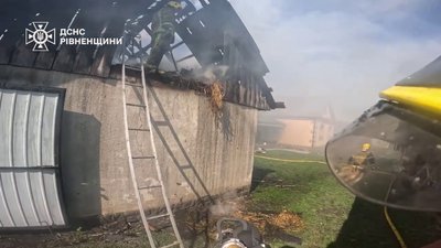 П'ять годин гасили пожежу П'ять годин гасили пожежу