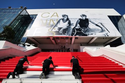 Червона доріжка на сходах Палацу фестивалів Каннського кінофестифалю Червона доріжка на сходах Палацу фестивалів Каннського кінофестифалю