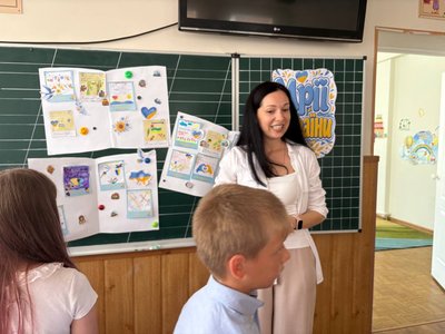 «Вони діляться зі мною своєю силою»: історія вчительки молодших класів, яка переїхала з Луганщини в Черкаси «Вони діляться зі мною своєю силою»: історія вчительки молодших класів, яка переїхала з Луганщини в Черкаси
