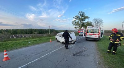 Жінка отримала травми: під час ДТП на Черкащині перекинулось авто Жінка отримала травми: під час ДТП на Черкащині перекинулось авто