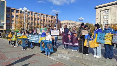 "Ми пам'ятаємо про кожного": у Черкасах відбулася акція на підтримку полонених "Ми пам'ятаємо про кожного": у Черкасах відбулася акція на підтримку полонених