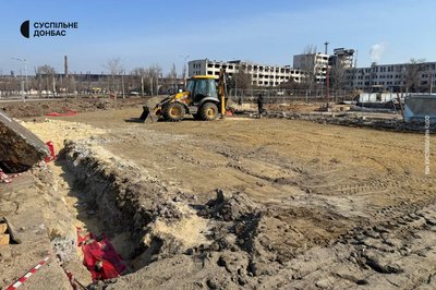Монумент російським окупантам у Маріуполі прагнуть звести до 9 травня: фотофакт Монумент російським окупантам у Маріуполі прагнуть звести до 9 травня: фотофакт