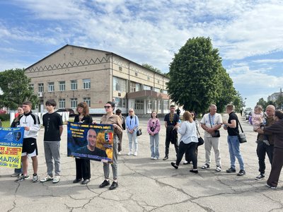 У Жашкові в День Героїв відбулася акція на підтримку полонених та зниклих безвісти У Жашкові в День Героїв відбулася акція на підтримку полонених та зниклих безвісти