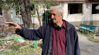 Наслідки обстріл армія РФ нічні авіаудари авіабомби житель Покровська Віктор Ковальов Покровськ Донецька область 4 жовтня 2024 рік Наслідки обстріл армія РФ нічні авіаудари авіабомби житель Покровська Віктор Ковальов Покровськ Донецька область 4 жовтня 2024 рік