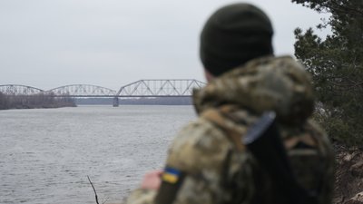 Через Дніпро до Білорусі: як прикордонники не дали перетнути кордон чоловікам Через Дніпро до Білорусі: як прикордонники не дали перетнути кордон чоловікам
