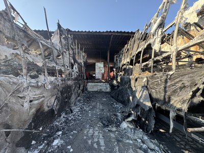 Реактивний безпілотник вдарив по поштовому відділенню у Сумській громаді: є загиблі Реактивний безпілотник вдарив по поштовому відділенню у Сумській громаді: є загиблі
