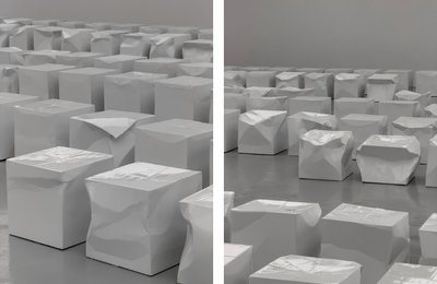 Український художник створив сидіння з картонних коробок для показу Bottega Veneta Український художник створив сидіння з картонних коробок для показу Bottega Veneta