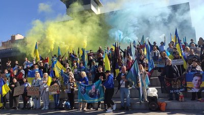 Люди влаштували автопробіг, аби нагадати про полонених та зниклих безвісти військовослужбовців Люди влаштували автопробіг, аби нагадати про полонених та зниклих безвісти військовослужбовців