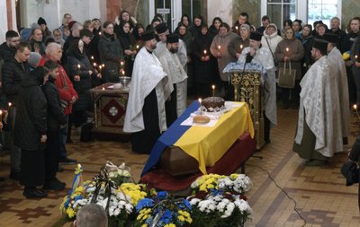 У Луцьку попрощалися з 22-річним солдатом Богданом Чепелою У Луцьку попрощалися з 22-річним солдатом Богданом Чепелою