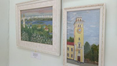 Ніна Гончарук створює картини за допомогою різних технік Ніна Гончарук створює картини за допомогою різних технік