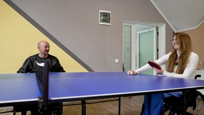 Реабілітація людей, які пересуваються на кріслі колісному, теніс, доступність, Тернопільщина, травень 2025 Реабілітація людей, які пересуваються на кріслі колісному, теніс, доступність, Тернопільщина, травень 2025