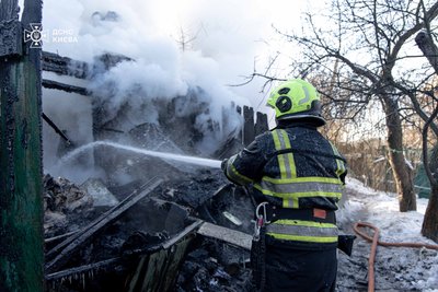 Пожежа в Солом'янському районі Києва: двоє людей отримали невеликі опіки Пожежа в Солом'янському районі Києва: двоє людей отримали невеликі опіки