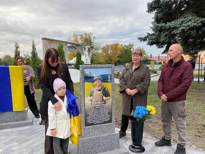 На Вінниччині відкрили Алею Слави на честь 12 загиблих захисників України На Вінниччині відкрили Алею Слави на честь 12 загиблих захисників України