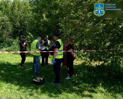 Правоохоронці затримали чоловіка, якого підозрюють у вбивстві 17-річної дівчини з Миколаївки Правоохоронці затримали чоловіка, якого підозрюють у вбивстві 17-річної дівчини з Миколаївки