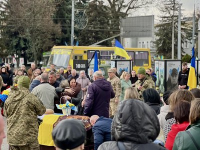 З військовим Сергієм Денисюком попрощались у Рівному З військовим Сергієм Денисюком попрощались у Рівному