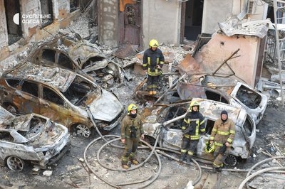 «Прокинувся весь у склі»: що розповідають очевидці нічної атаки РФ на Одесу
