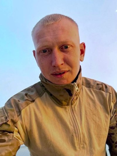 В Одесі брату загиблого прикордонника Олександра Голдирєва передали держнагороду
