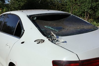 Наслідки ударів по Дергачах чотирма російськими авіабомбами, Харківська область Наслідки ударів по Дергачах чотирма російськими авіабомбами, Харківська область