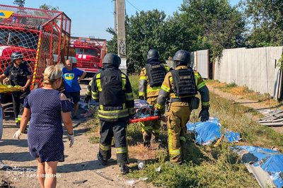 Печеніги зазнали ударів «Бандеролей», у центрі сталися пожежі, є поранені та загиблі, 18 серпня 2026 року Печеніги зазнали ударів «Бандеролей», у центрі сталися пожежі, є поранені та загиблі, 18 серпня 2026 року