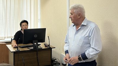 "Лежить дівчинка в рожевій курточці": що розповіли свідки про загибель дитини через падіння дерева у Кременчуці "Лежить дівчинка в рожевій курточці": що розповіли свідки про загибель дитини через падіння дерева у Кременчуці