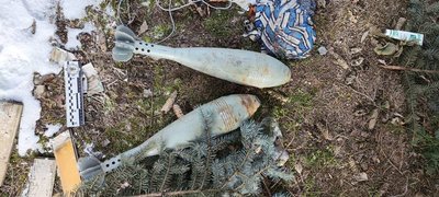 Знайдені боєприпаси на Донеччині. Фото: Telegram / поліція Луганщини Знайдені боєприпаси на Донеччині. Фото: Telegram / поліція Луганщини
