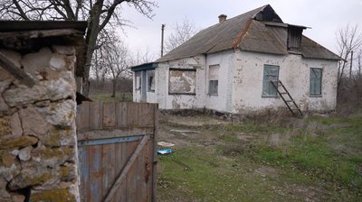 "У нас тут залишилося 3 родини": як живуть місцеві мешканці майже порожнього села Кошове на межі Дніпропетровщини "У нас тут залишилося 3 родини": як живуть місцеві мешканці майже порожнього села Кошове на межі Дніпропетровщини