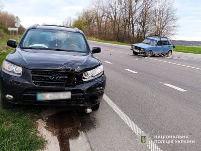На Львівщині внаслідок зіткнення автомобілів травмувався 47-річний пасажир На Львівщині внаслідок зіткнення автомобілів травмувався 47-річний пасажир