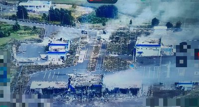 супутниковий знімок, зроблений вранці 6 серпня, на пункті пропуску "Суджа" у Курській області супутниковий знімок, зроблений вранці 6 серпня, на пункті пропуску "Суджа" у Курській області