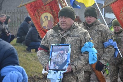 На Одещині попрощались з військовим, який загинув під Бахмутом На Одещині попрощались з військовим, який загинув під Бахмутом