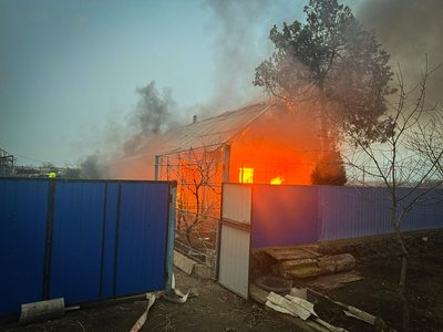 Пожежі на Миколаївщині: евакуація та загиблий — ДСНС. Пожежі на Миколаївщині: евакуація та загиблий — ДСНС.