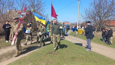 На Одещині попрощалися з військовим, який загинув на війні На Одещині попрощалися з військовим, який загинув на війні