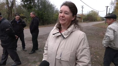 Без електрики, зв'язку та під обстрілами: як живуть люди села Архипівка на Чернігівщині, що за 2 км від кордону з РФ Без електрики, зв'язку та під обстрілами: як живуть люди села Архипівка на Чернігівщині, що за 2 км від кордону з РФ