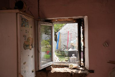 Зруйнований дах та стіни: як на Черкащині ліквідовують наслідки падіння "шахеда" Зруйнований дах та стіни: як на Черкащині ліквідовують наслідки падіння "шахеда"