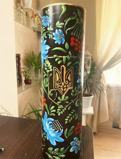 Розписані гільзи, мотанки та крило шахеда: майстриня з Ізмаїла допомагає збирати кошти для ЗСУ Розписані гільзи, мотанки та крило шахеда: майстриня з Ізмаїла допомагає збирати кошти для ЗСУ
