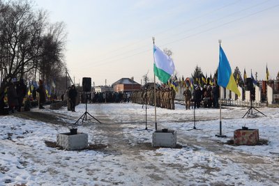 В Охтирці відбувся траурний мітинг до роковин загибелі 70 військових внаслідок авіаудару В Охтирці відбувся траурний мітинг до роковин загибелі 70 військових внаслідок авіаудару