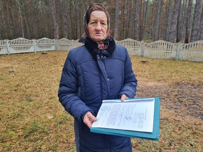 Мати військовослужбовця із села Забране Малинської громади на Житомирщині чекає на грошову виплату за загиблого сина Мати військовослужбовця із села Забране Малинської громади на Житомирщині чекає на грошову виплату за загиблого сина