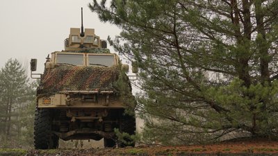 "Ми готові гідно зустріти ворога". Репортаж із військових навчань на Київщині