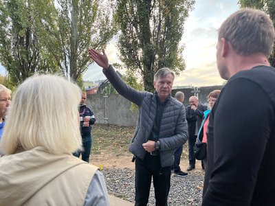 Херсонці мітингували проти будівництва протирадіаційного укриття біля їх будинків: що кажуть люди та влада Херсонці мітингували проти будівництва протирадіаційного укриття біля їх будинків: що кажуть люди та влада