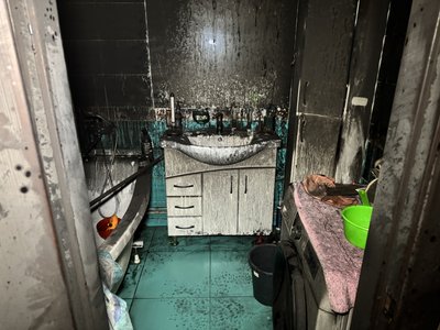 У Сумах російські військові двічі поцілили у квартиру багатоповерхівки У Сумах російські військові двічі поцілили у квартиру багатоповерхівки