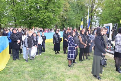 На Закарпатті попрощалися з полеглим захисником Василем Максимом На Закарпатті попрощалися з полеглим захисником Василем Максимом