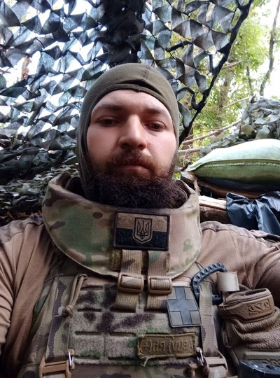 Побратими, яких рятував, провідували у лікарні. Історія ветерана зі Львова Остапа Франків Побратими, яких рятував, провідували у лікарні. Історія ветерана зі Львова Остапа Франків