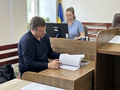 У Кременчуці суд у справі експрокурора перенесли: обвинувачений не ознайомився з матеріалами У Кременчуці суд у справі експрокурора перенесли: обвинувачений не ознайомився з матеріалами