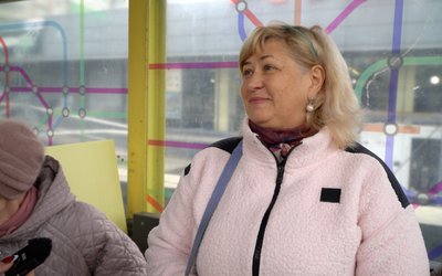 Зупинився після криків пасажирів. У Дніпрі водій тролейбуса їхав під час вибухів: чи є алгоритм для таких випадків Зупинився після криків пасажирів. У Дніпрі водій тролейбуса їхав під час вибухів: чи є алгоритм для таких випадків