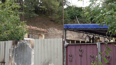 Бояться зсувів: черкасці розповіли про розриття пагорбів поблизу їхніх домівок