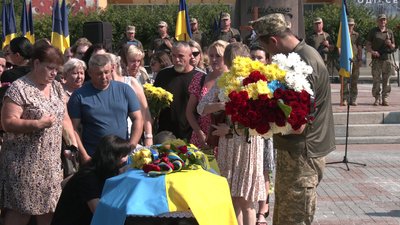 З добровольцями Дмитром Доровєєвим та Володимиром Ліціюком попрощалися у Рівному З добровольцями Дмитром Доровєєвим та Володимиром Ліціюком попрощалися у Рівному