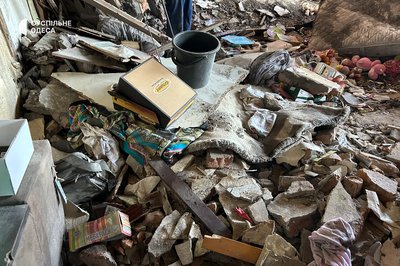 "Ми чули, як сиплеться каміння": жителька Ізмаїла про російську атаку дронів по багатоповерховому будинку "Ми чули, як сиплеться каміння": жителька Ізмаїла про російську атаку дронів по багатоповерховому будинку