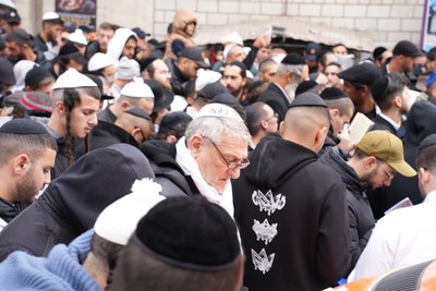 10 тисяч хасидів в Умані одночасно молилися — фоторепортаж з місця події 10 тисяч хасидів в Умані одночасно молилися — фоторепортаж з місця події